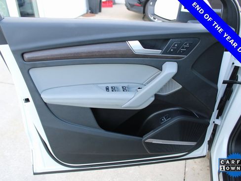 Used 2024 Audi Q5 2.0T Prestige w/ Prestige Package image 9