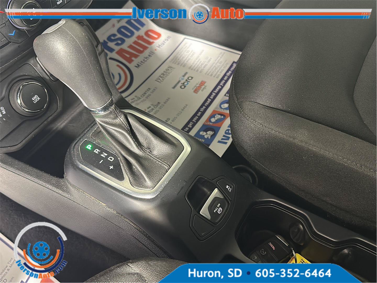 Used 2018 Jeep Renegade Latitude w/ Cold Weather Group AWD/4WD image 21