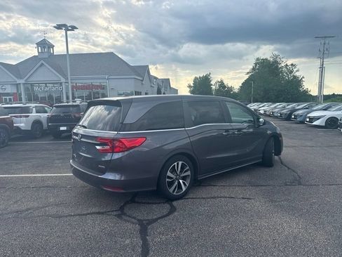 Used 2021 Honda Odyssey Touring image 3