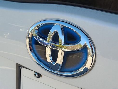 Used 2013 Toyota Prius Three image 32