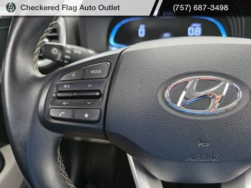 Used 2023 Hyundai Venue SEL image 26
