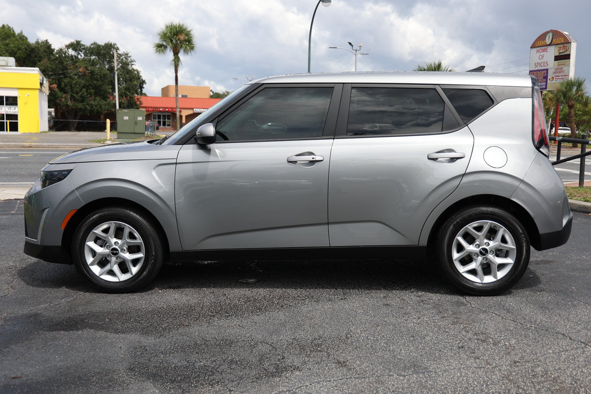Used 2025 Kia Soul S FWD image 4
