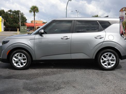 Used 2025 Kia Soul S FWD image 4