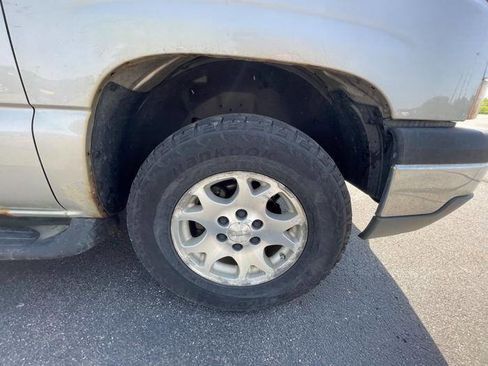 Used 2004 Chevrolet Avalanche Z71 w/ Preferred Equipment Group AWD/4WD image 19