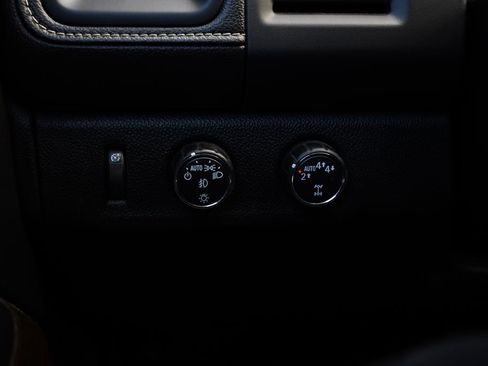 Used 2018 GMC Canyon Denali image 26