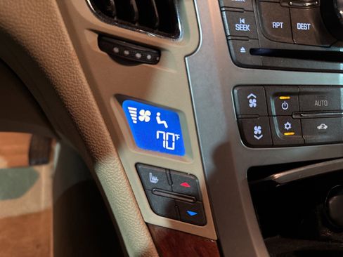 Used 2010 Cadillac CTS Luxury image 17