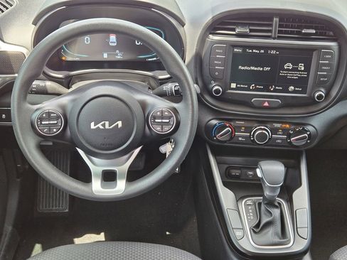 Certified 2025 Kia Soul LX w/ LX Technology Package FWD image 10