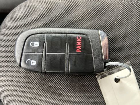 Used 2019 Jeep Renegade Latitude image 30