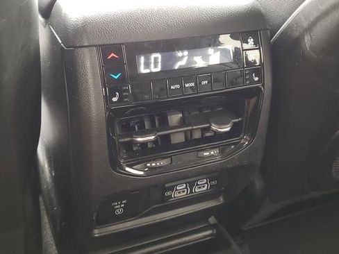 Used 2023 Jeep Grand Cherokee L Limited AWD/4WD image 19