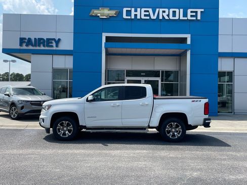 Used 2019 Chevrolet Colorado Z71 AWD/4WD image 2