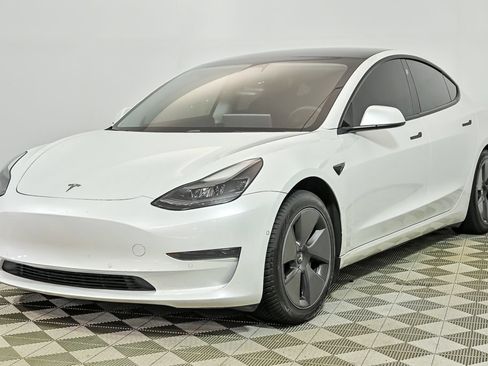 Used 2021 Tesla Model 3 Standard Range Plus RWD image 5