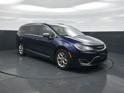 Used 2018 Chrysler Pacifica Limited w/ Advanced Safetytec Group
