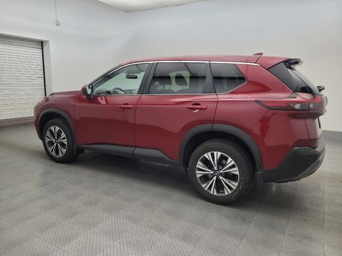 Used 2023 Nissan Rogue SV image 3