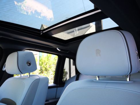 Used 2023 Rolls-Royce Cullinan w/ Cullinan Package AWD/4WD image 10