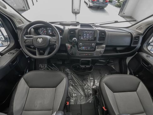 Used 2025 RAM ProMaster 2500 w/ Convenience Group FWD image 8