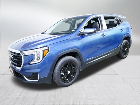 Used 2024 GMC Terrain SLE AWD/4WD image 3