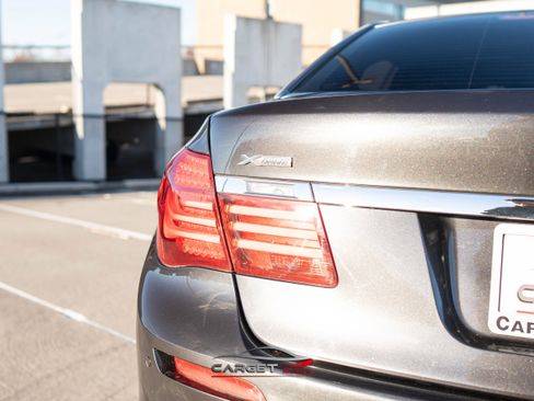 Used 2015 BMW 750Li xDrive image 45