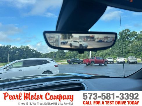 Used 2020 GMC Sierra 1500 AT4 w/ AT4 Premium Package image 17