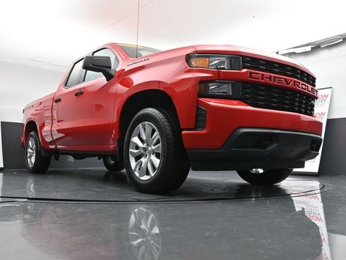 Used 2020 Chevrolet Silverado 1500 Custom w/ Custom Value Package image 32