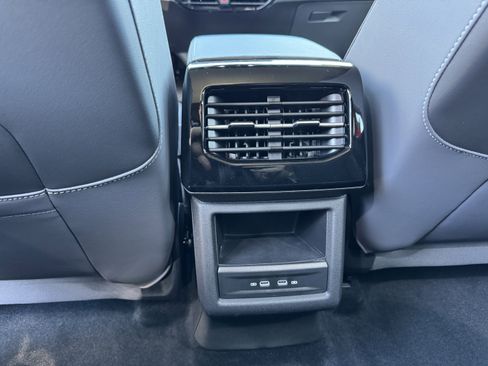 Certified 2025 Volkswagen ID.4 Pro S image 33