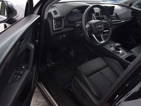 Used 2020 Audi Q5 e Prestige w/ Prestige Package image 15