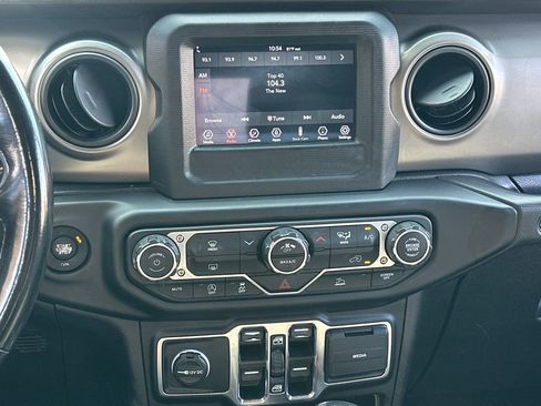 Used 2022 Jeep Wrangler Unlimited Sport image 16