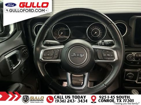 Used 2022 Jeep Wrangler Unlimited Sahara AWD/4WD image 12