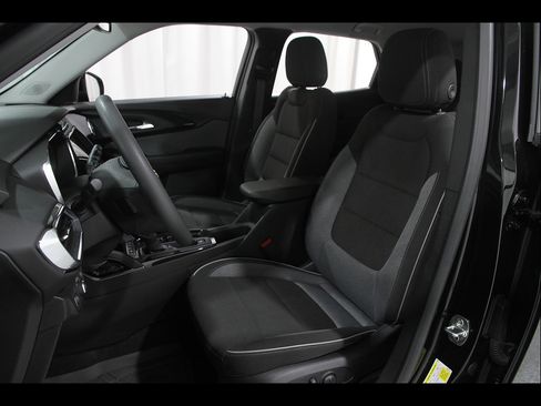 Used 2023 Chevrolet TrailBlazer LT w/ Convenience Package AWD/4WD image 5