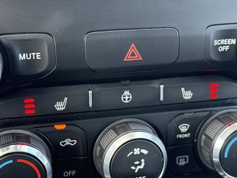 Used 2020 RAM 1500 Big Horn AWD/4WD image 6