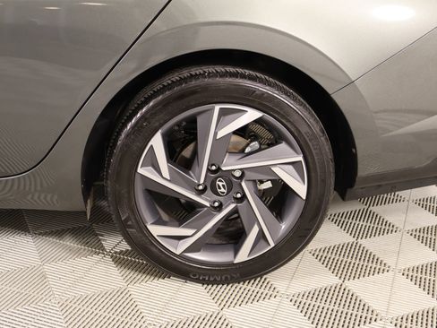 Used 2025 Hyundai Elantra Sport FWD image 17