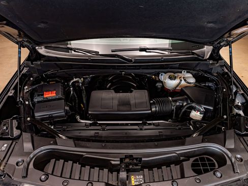 Used 2025 GMC Yukon Denali w/ Denali Reserve Package image 33