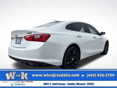 Used 2018 Chevrolet Malibu Premier w/ Premier Sun and Wheel Package FWD image 8