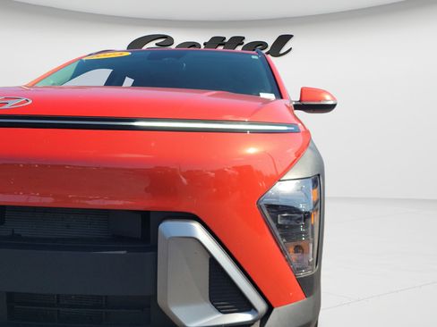 Used 2025 Hyundai Kona SEL FWD image 25