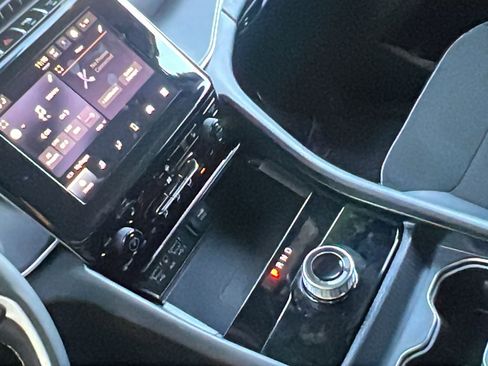 New 2025 Jeep Grand Cherokee L Laredo image 27