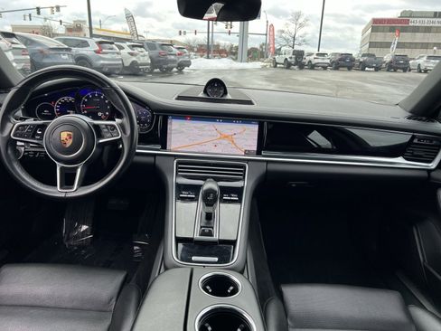Used 2018 Porsche Panamera 4 image 23