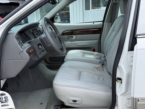 Used 2005 Mercury Grand Marquis LSE RWD image 11