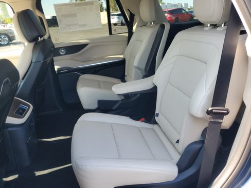 New 2027 Lincoln Navigator Reserve w/ Jet Appearance Package AWD/4WD image 30