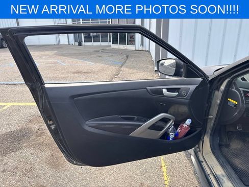Used 2014 Hyundai Veloster Turbo FWD image 12