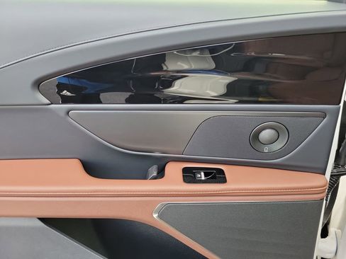 New 2026 Lincoln Nautilus Reserve image 14