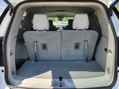 Used 2020 GMC Acadia SLT w/ Premium Package FWD image 19