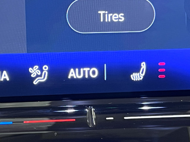 Certified 2026 Volkswagen Tiguan SE FWD image 26