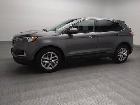 Used 2023 Ford Edge SEL image 2