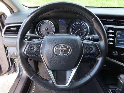Used 2018 Toyota Camry SE w/ Moonroof Package FWD image 15