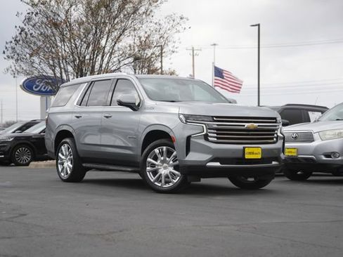 Used 2024 Chevrolet Tahoe High Country image 2