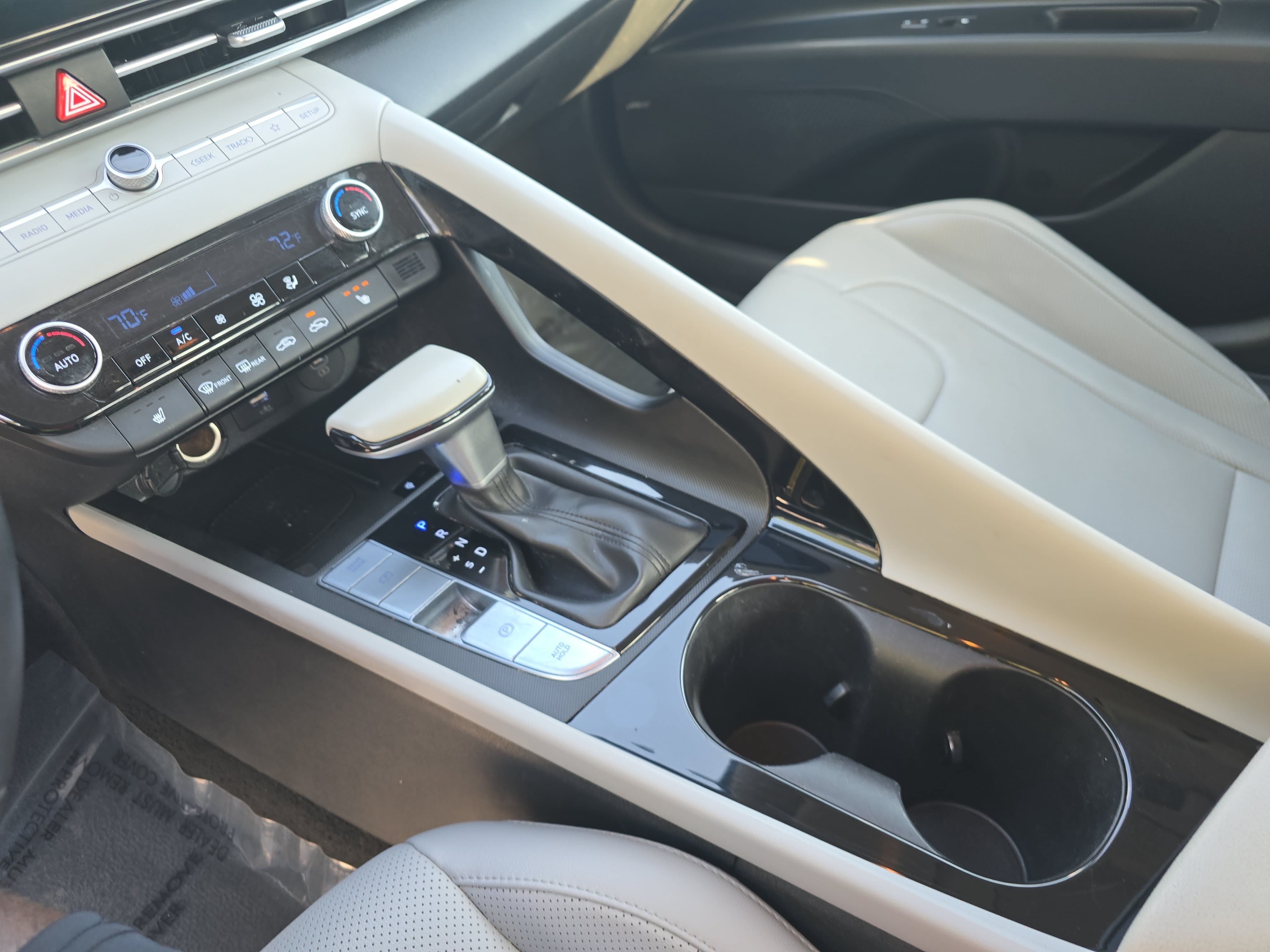 Used 2025 Hyundai Elantra Limited FWD image 24