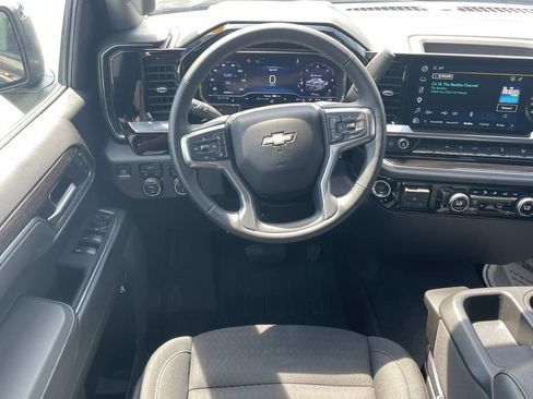 Used 2025 Chevrolet Silverado 1500 LT AWD/4WD image 14