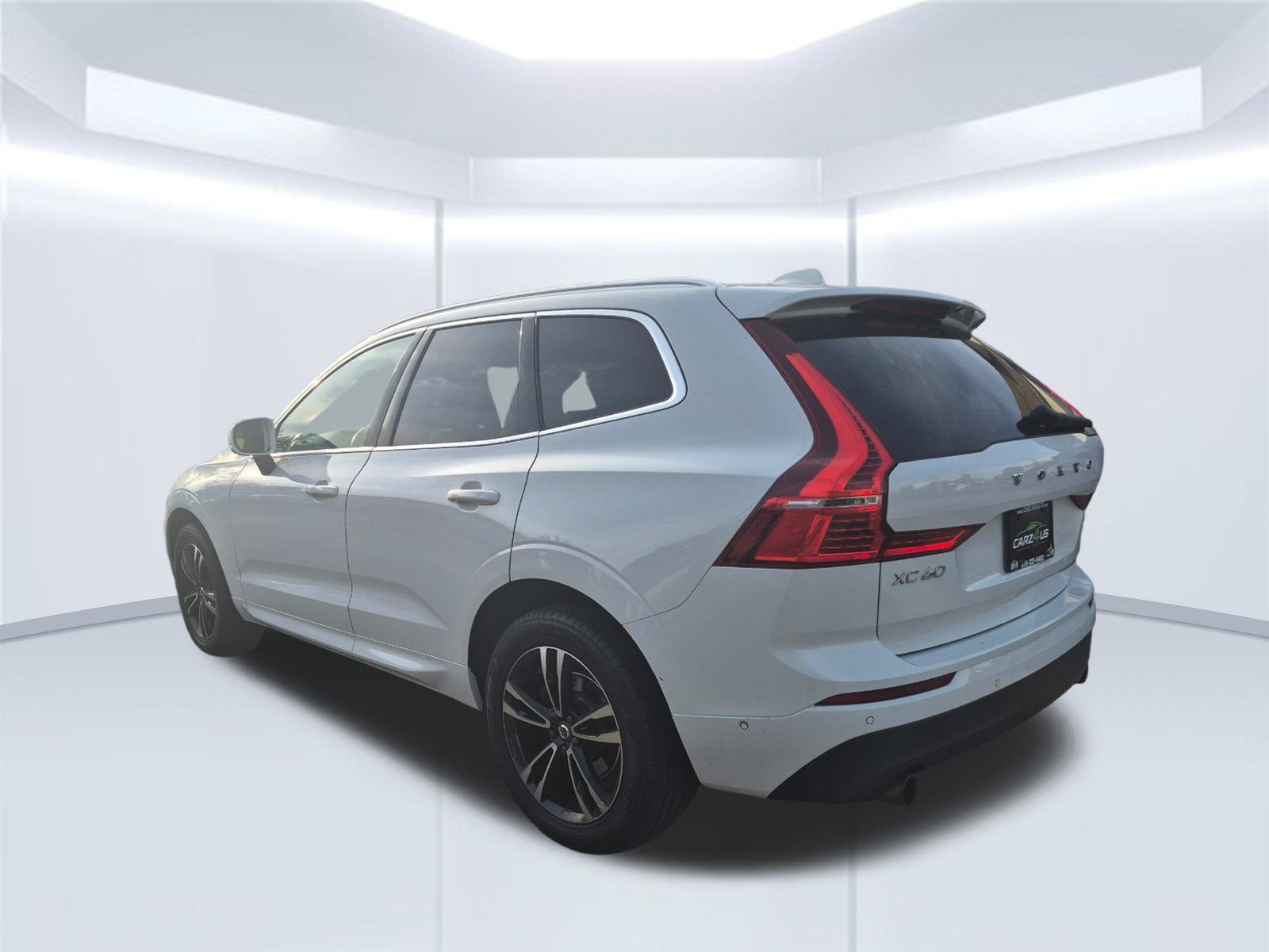Used 2019 Volvo XC60 T5 Momentum w/ Multimedia Package AWD/4WD image 4