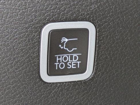 Used 2024 Jeep Wagoneer Series III AWD/4WD image 13