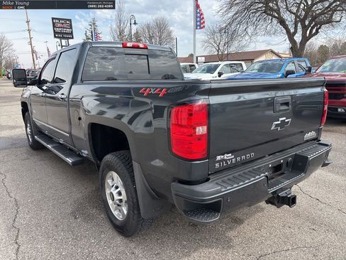 Used 2018 Chevrolet Silverado 2500 High Country image 7