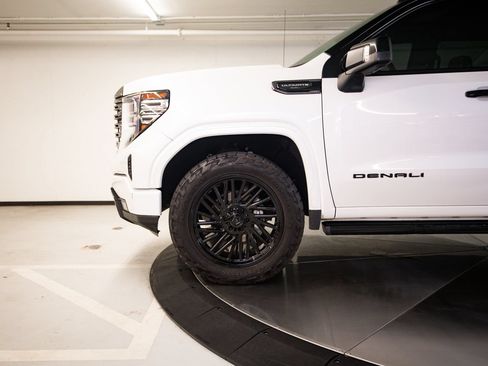Used 2024 GMC Sierra 1500 Denali Ultimate AWD/4WD image 11